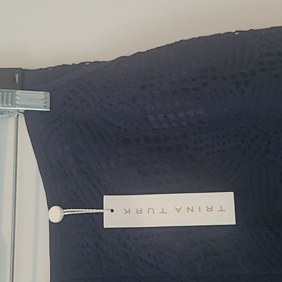 Trina Turk St. Lucia Laced Scalloped Dress Shorts in Navy Blue Size 4 - Picture 9 of 14